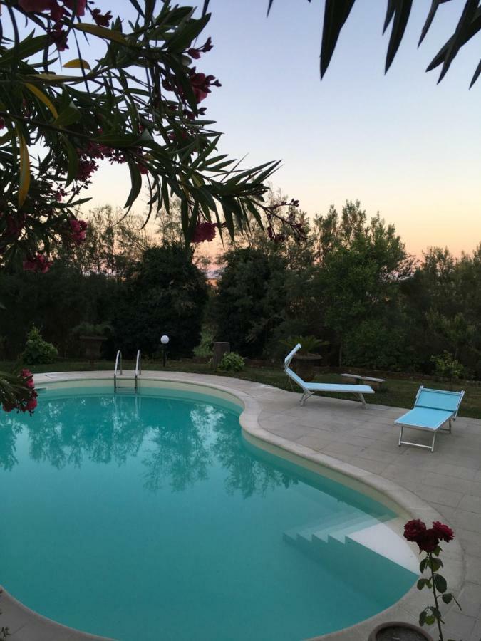 Bed and Breakfast Il Lauro San Costanzo Экстерьер фото